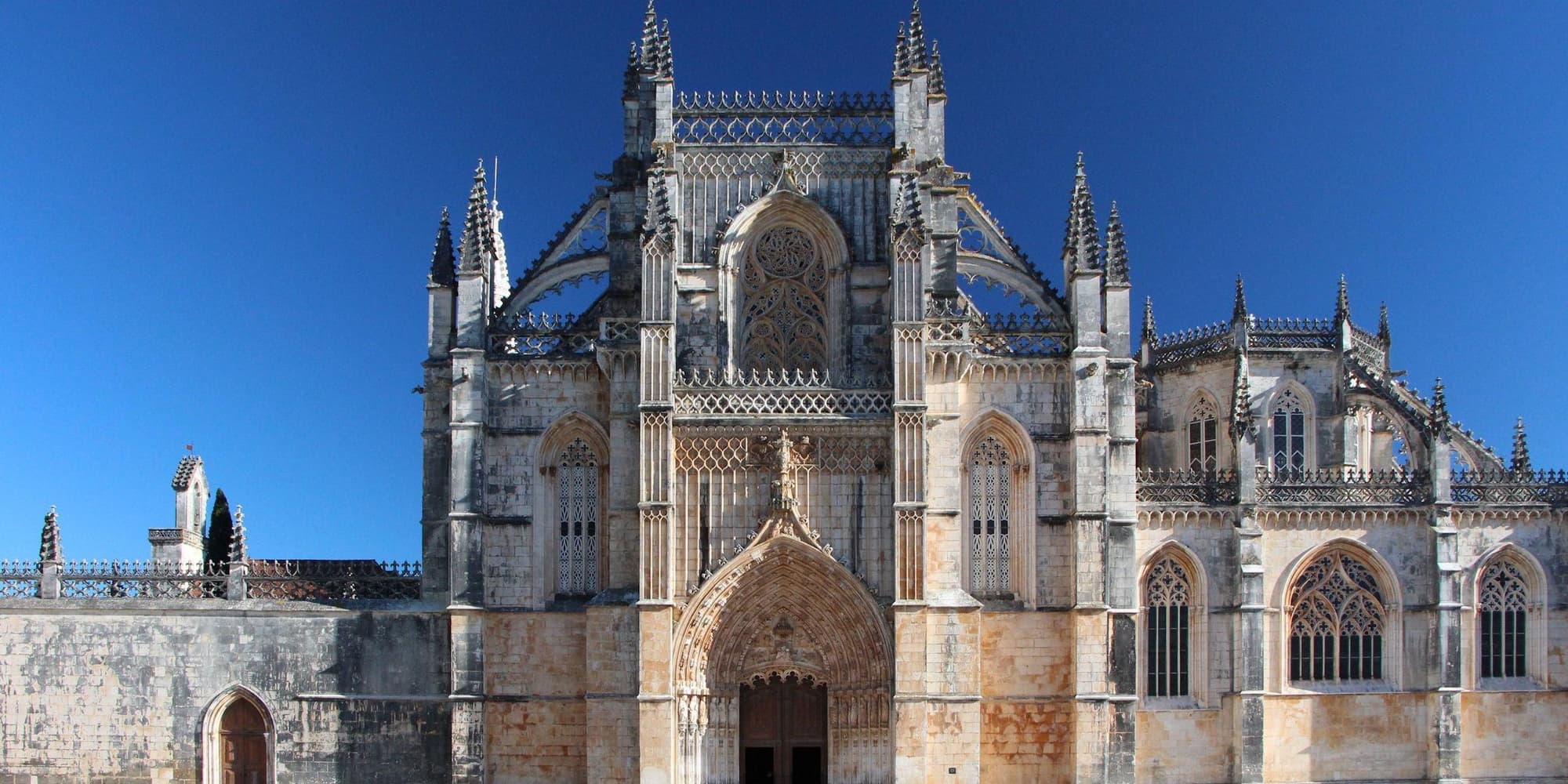 3º Giorno – LISBONA – OBIDOS – ALCOBAÇA – NAZARE – BATALHA – FATIMA 