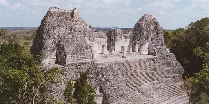 Becán an archeological zone located 10 minutes from Xpuhil.