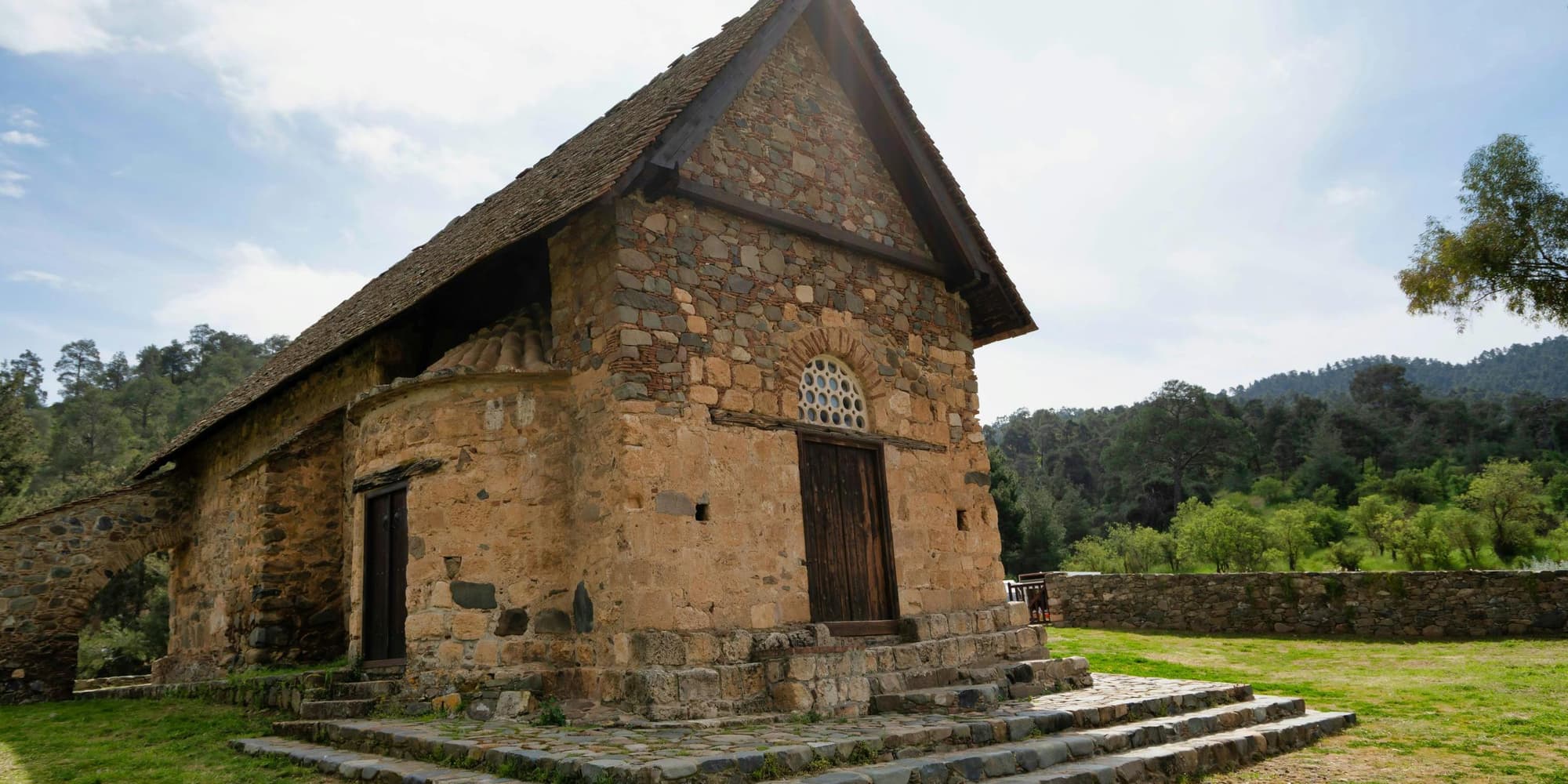 Jour 3 : Massif du Troodos – Omodos – Monastère de Kykkos