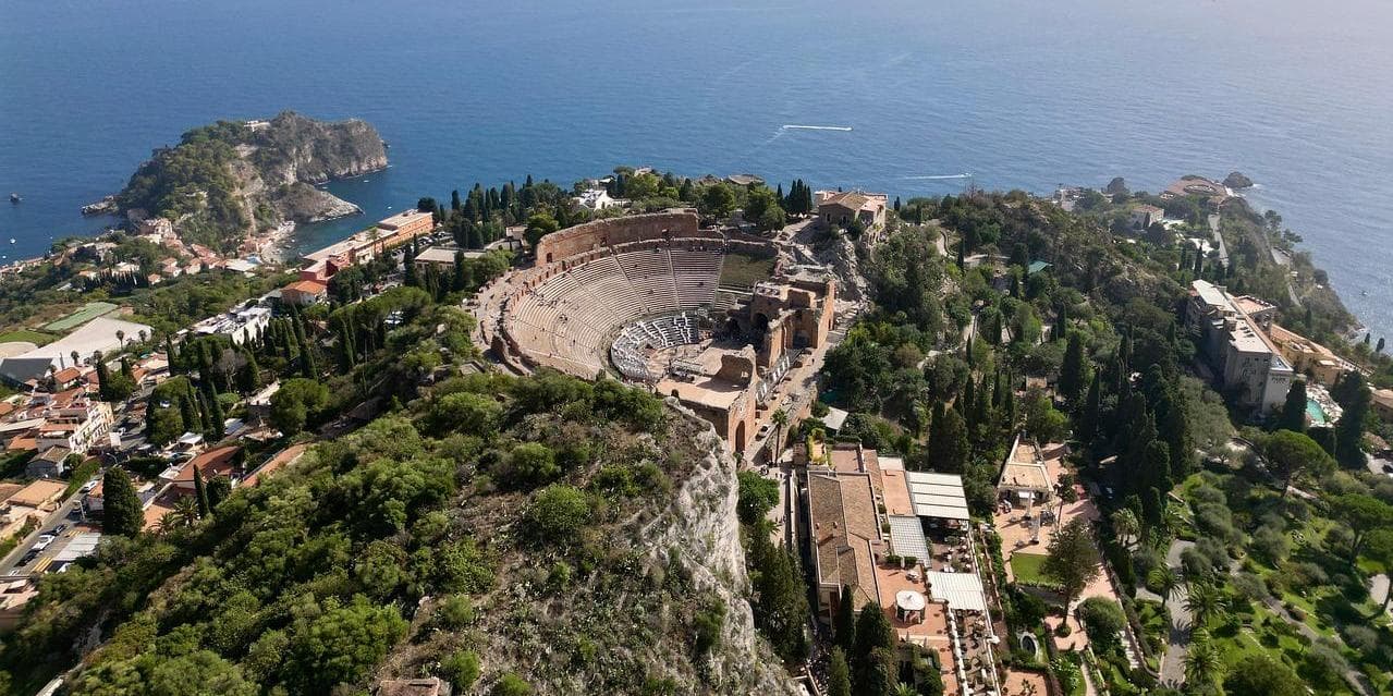 4°GIORNO: Venerdì: ETNA – TAORMINA (hotel a Catania)