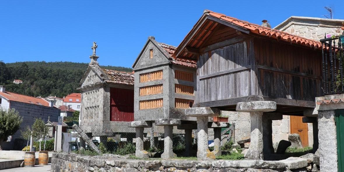 DAY 2: RIBADAVIA – COMBARRO