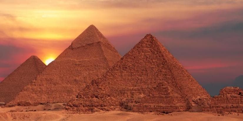 2	DÍA CAIRO – PIRÁMIDES – MENFIS Y SAKKARA (D, A)