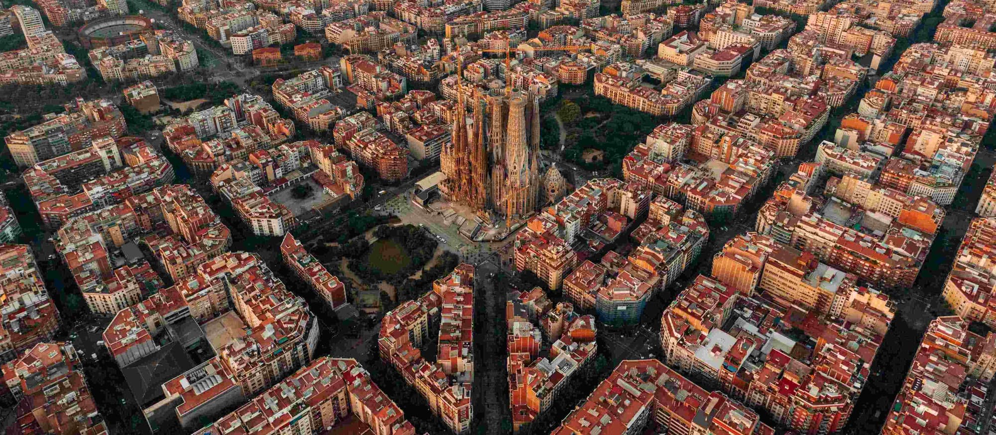 DAY 1: ARRIVAL AND WELCOME TO BARCELONA