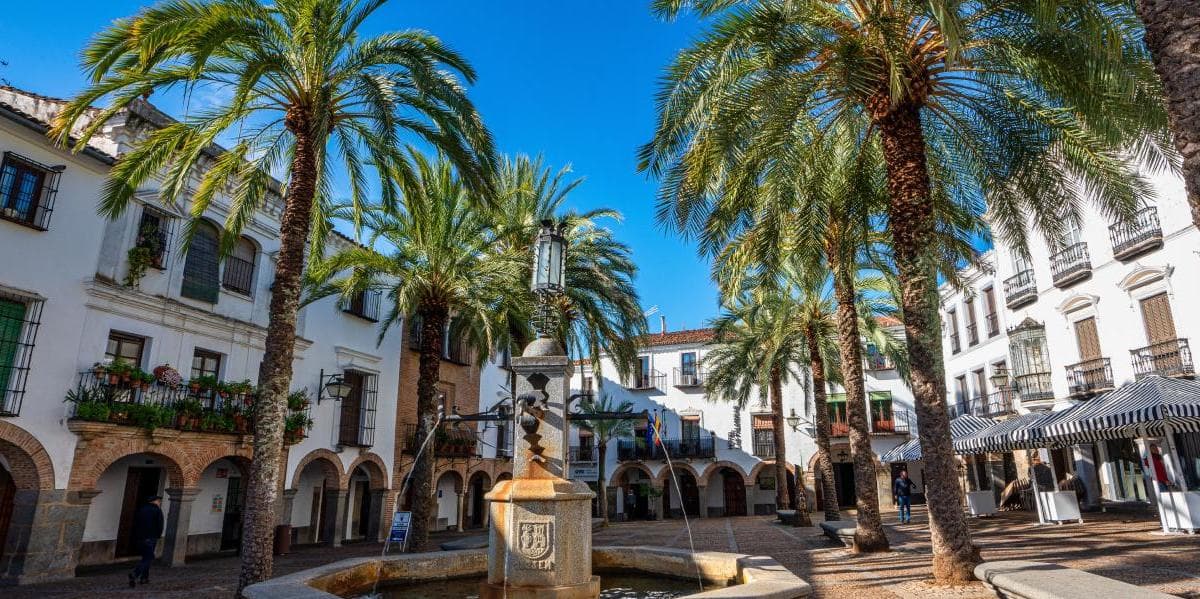 DÍA 2: PUEBLOS CON HISTORIA, IBÉRICOS CON DENOMINACIÓN Y CASTILLOS CONVERTIDOS EN CENA