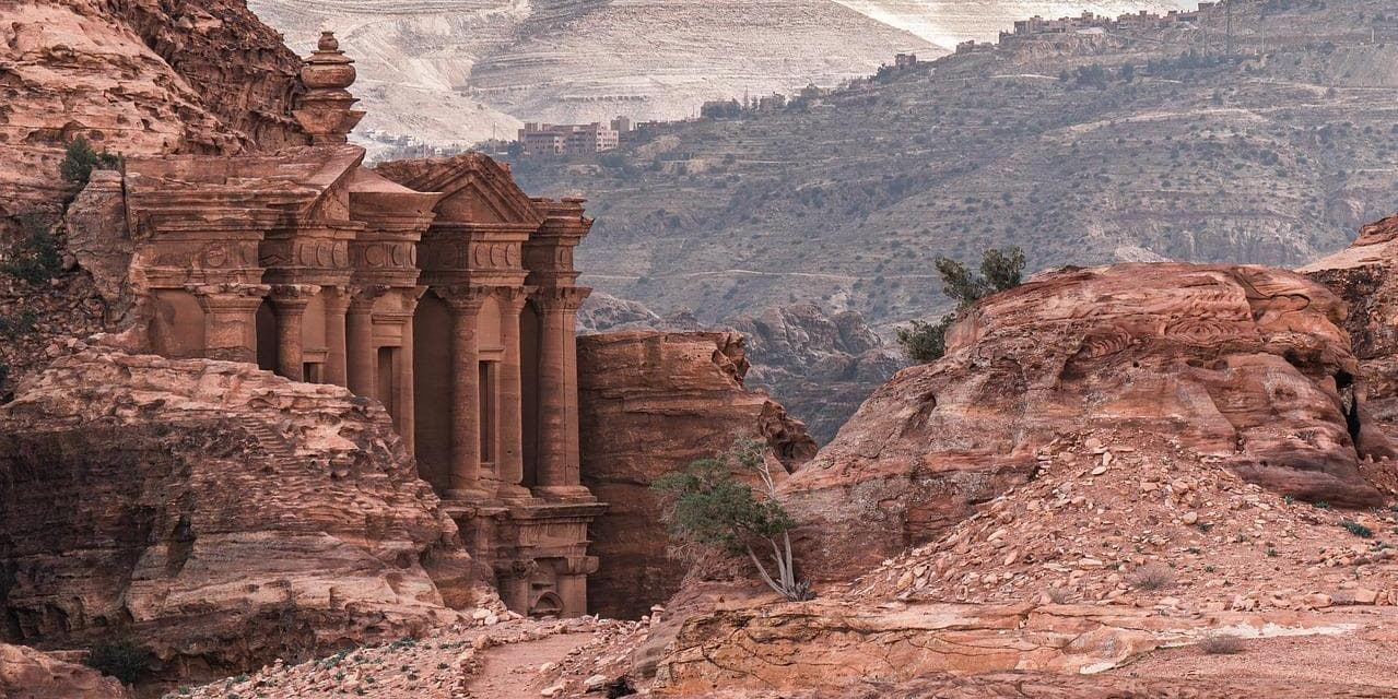 Día 6 | Sábado | WADI RUM - PETRA - AMMAN