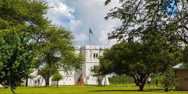 Jour 4 : Otjiwarongo - Etosha Est (280km/04h30)