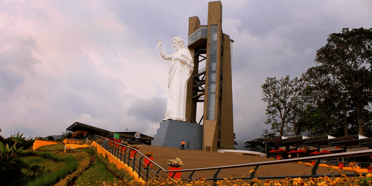 Day 1. Bucaramanga - Arrival transfer, metropolitan city tour and Cerro del Santísimo