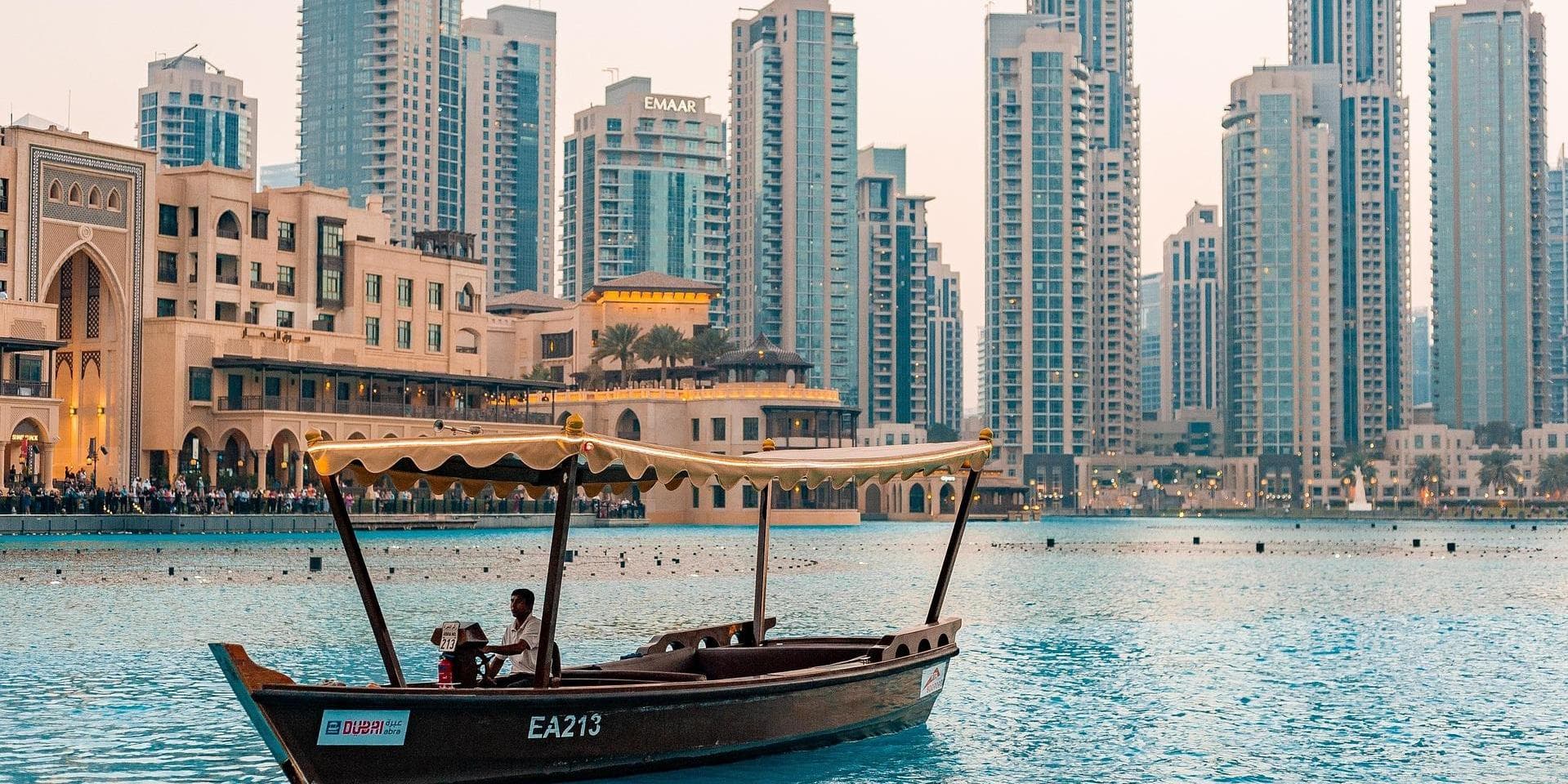 Dia 8 | Dubái, entre arenas antiguas y cristales modernos 