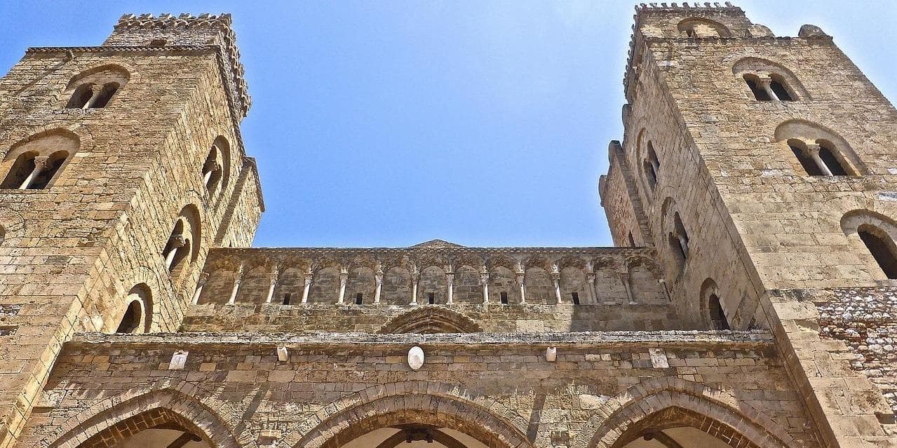 6° Giorno – Giovedì: CEFALÙ - CATANIA (Hotel a Catania)