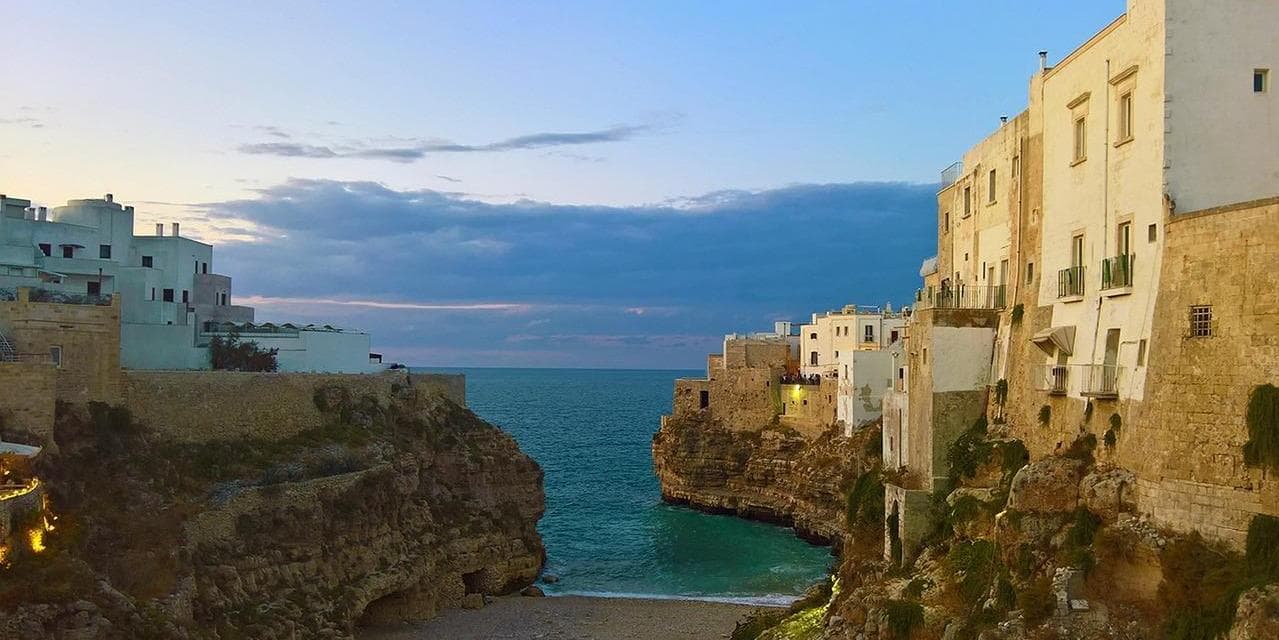 3° Giorno -  Bari - Polignano a Mare - Alberobello