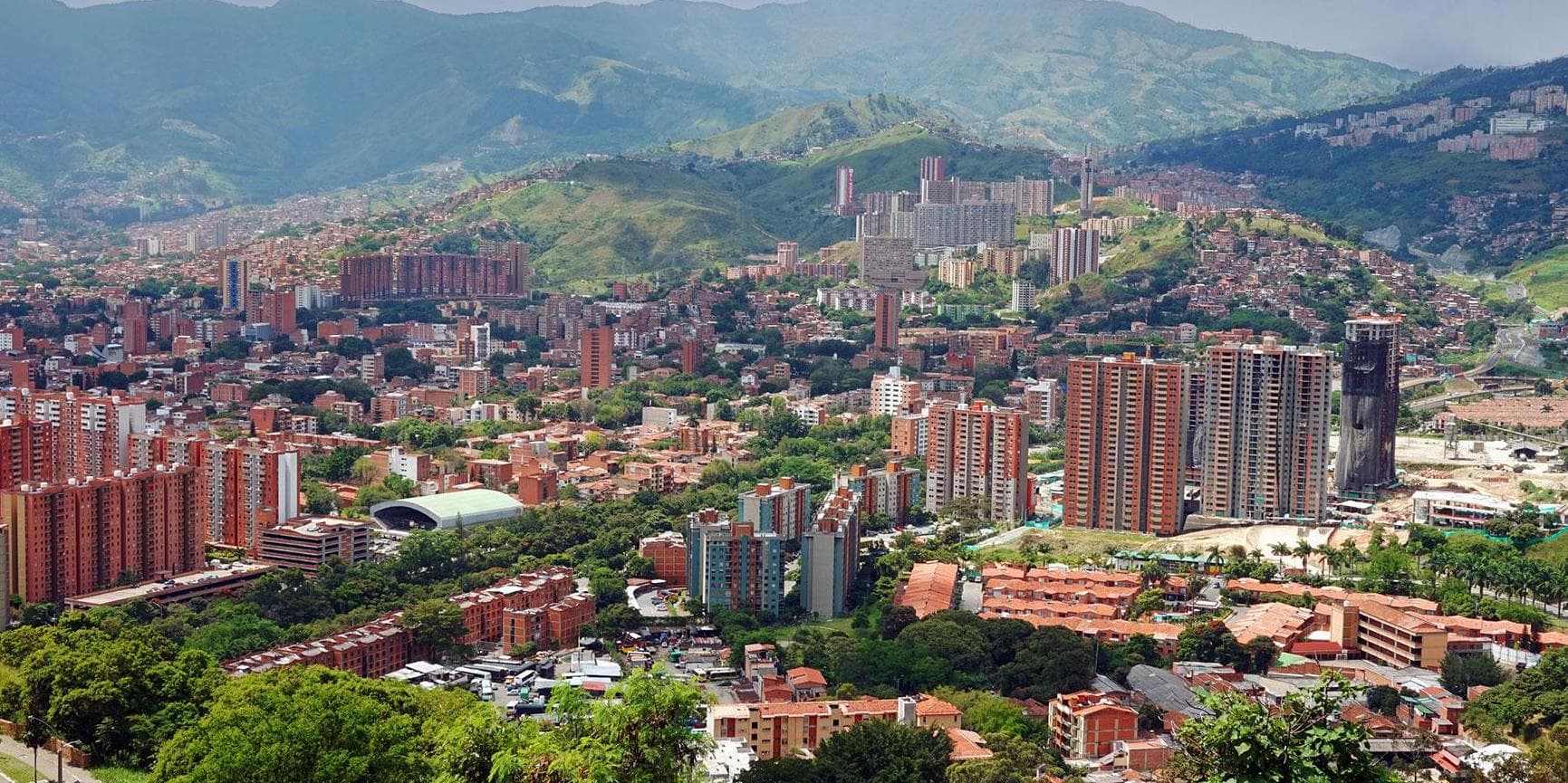 Dia 3: Traslado de partida BOG e traslado de chegada MDE - City tour compartilhado