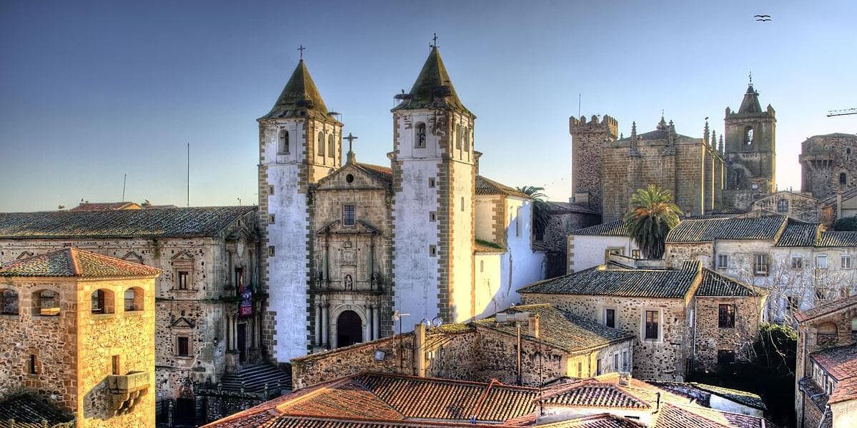 DÍA 3: MONUMENTOS, ALTA COCINA Y CEREZAS QUE SON PAISAJE