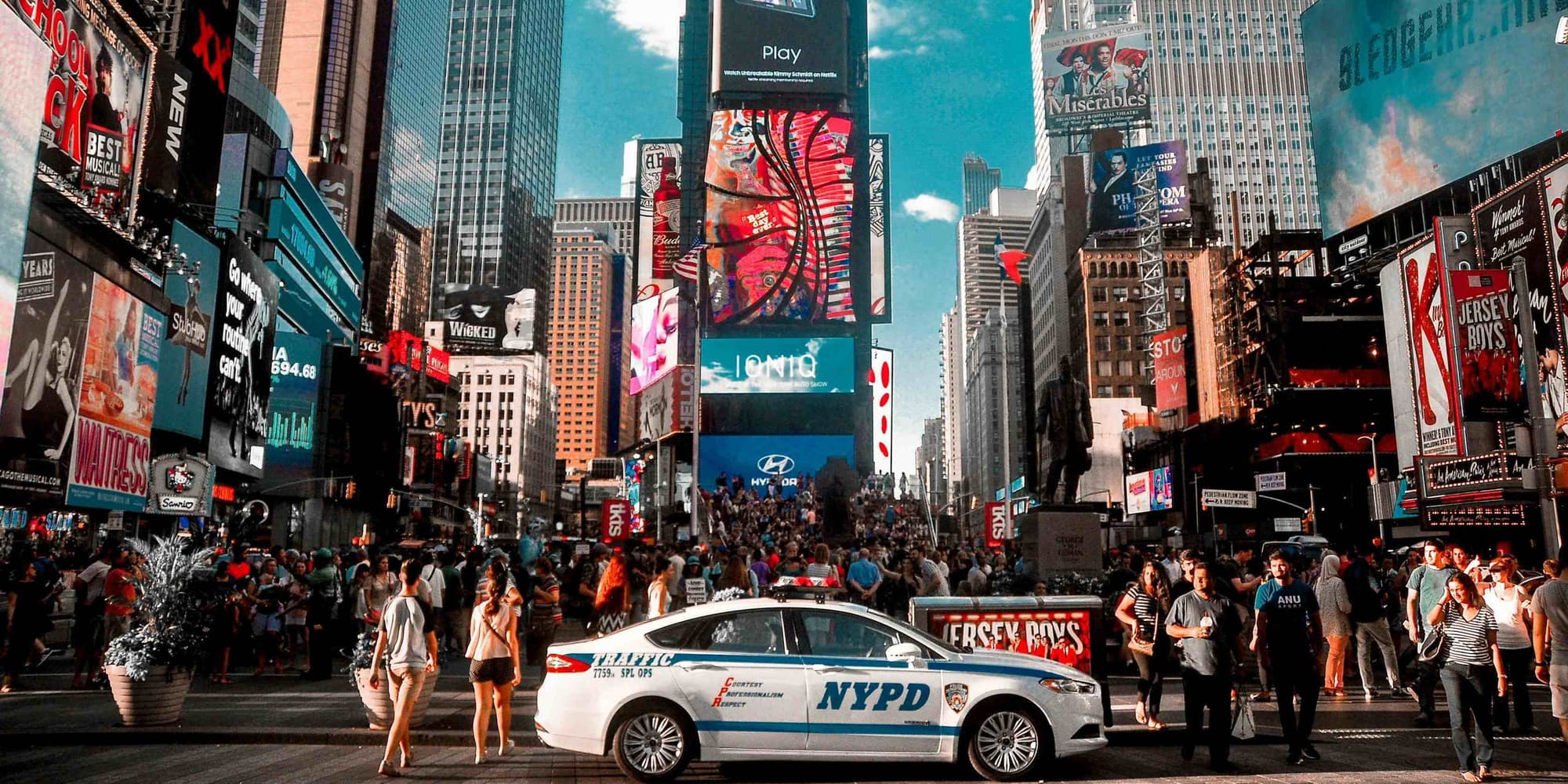 DAY 1: ARRIVAL IN NEW YORK - URBAN EXPLORATION AND LGBTI NIGHTLIFE