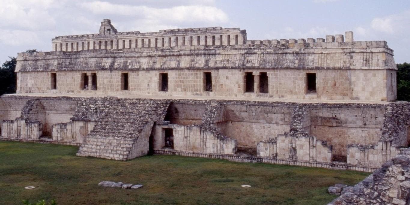 Recorrido por la Ruta Puc: Kabah, Labna, Xlapak, Sayil.