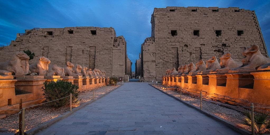DÍA CRUCERO – EDFU – ESNA - LUXOR (D, A, C)