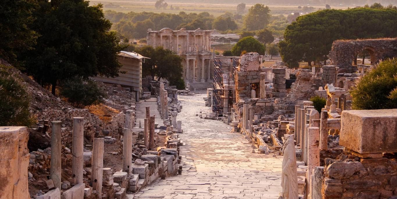 DÍA 07 (VIERNES) PAMUKKALE – SELÇUK – IZMIR/ KUŞADASI 