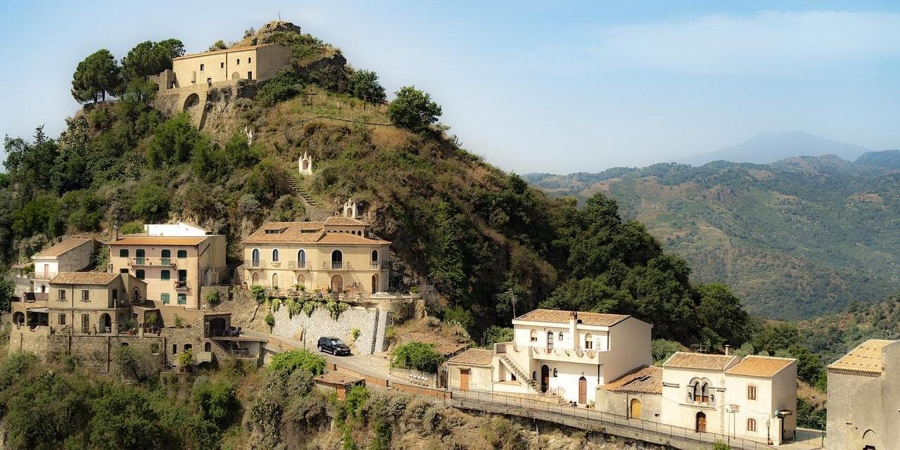 8° Giorno - Sabato: CASTELMOLA – SAVOCA (Pernottamento a Taormina)