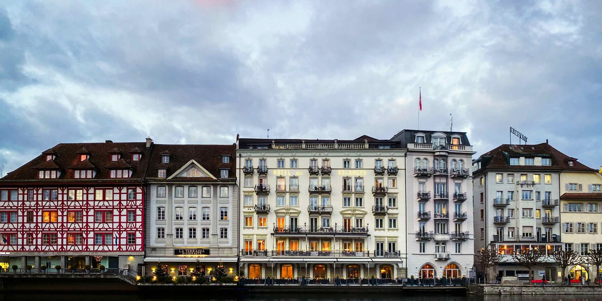 DÍA 3: GRINDELWALD – INTERLAKEN: LAGOS Y NATURALEZA