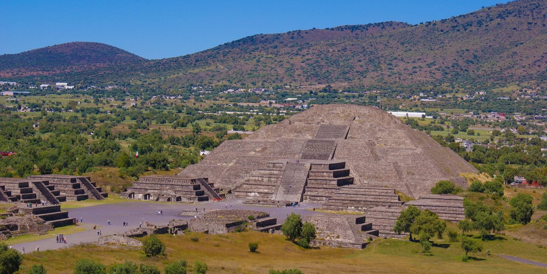 DÍA 3 DOMINGO BASILICA + PIRAMIDES