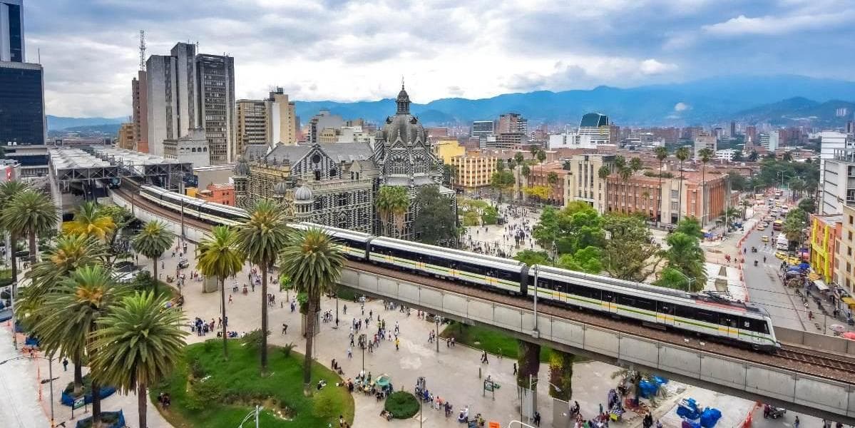 Dia 4. Bogotá e Medellín - Traslados de partida e chegada