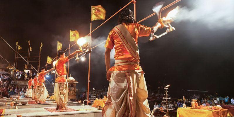 AGRA / DELHI / VARANASI