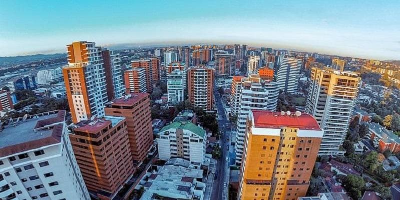 Regreso a Guatemala con noche libre y pernoctación.