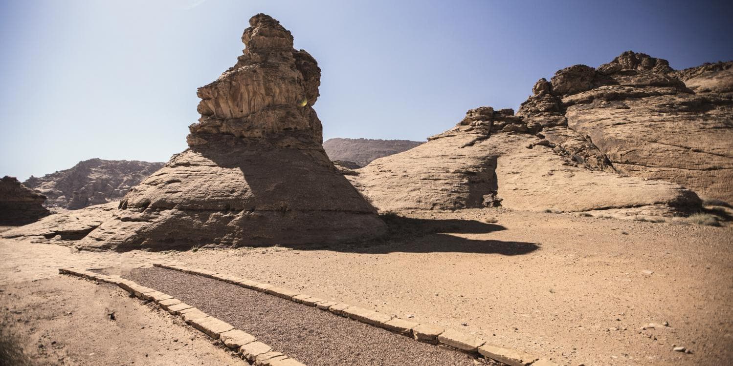 DÍA 4: LUNES-HA'IL-JUBBAH-AL ULA (580 km)