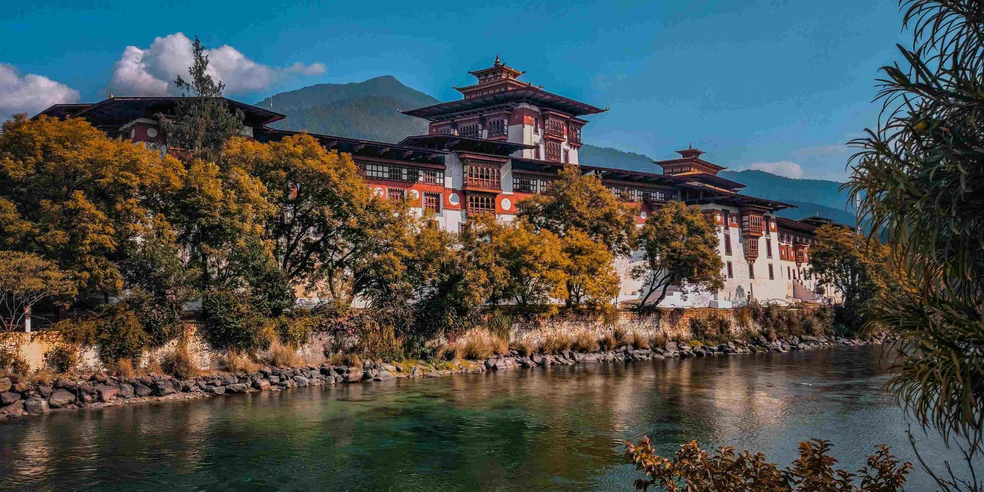 DAY 4: HIDDEN MONASTERIES AND PROPHECIES IN PUNAKHA