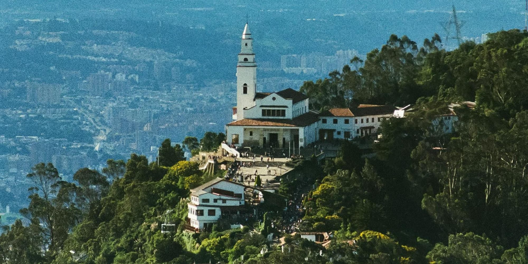 DÍA 2: CEREMONIA EN LA LAGUNA DE GUATAVITA Y EL ORO COMO PORTAL