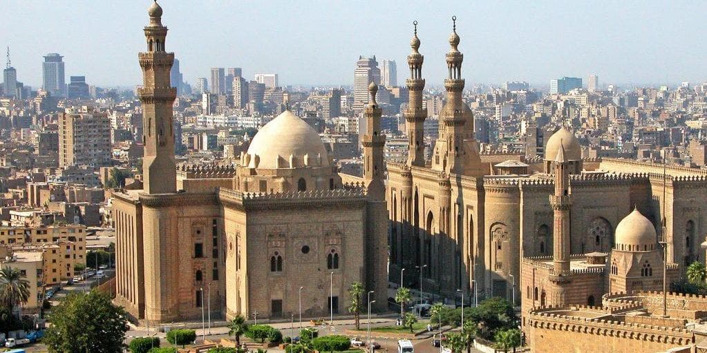 2 Día: Cairo – Pırámides – Menfis y Sakkara (D, A)