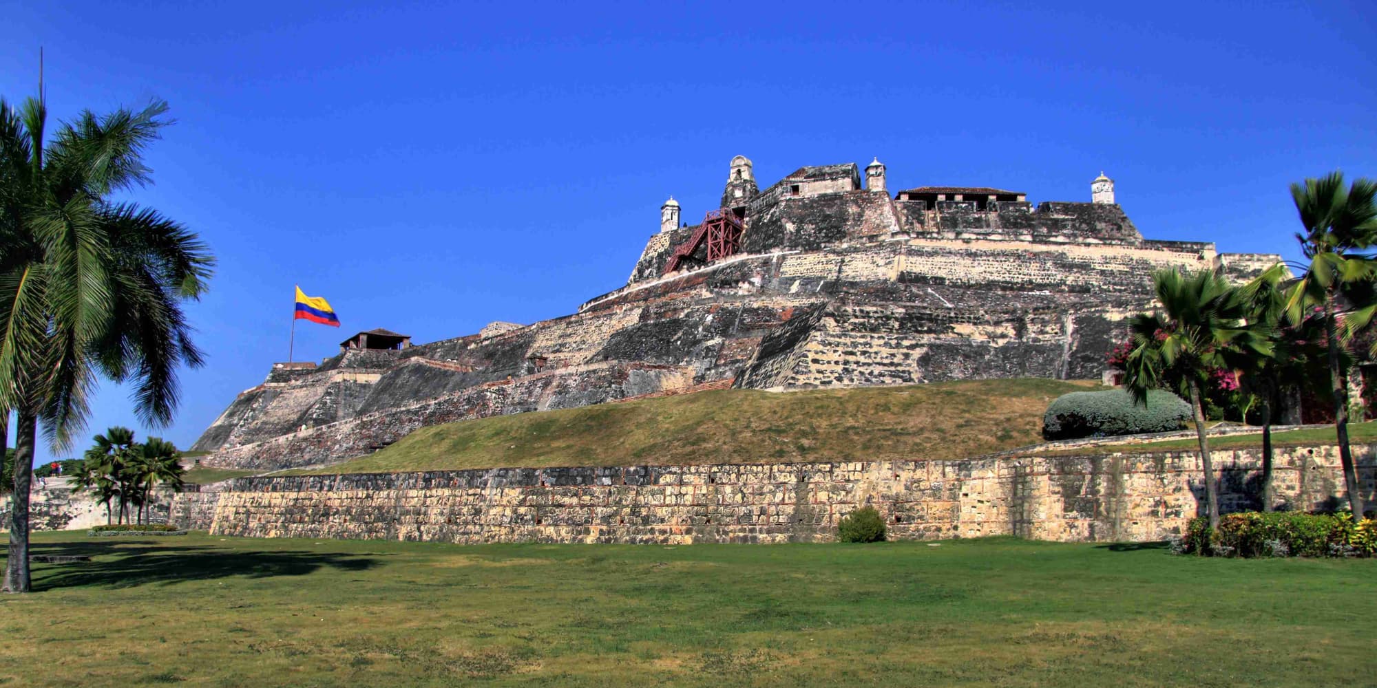 Dia 7. Cartagena - City tour com o Castelo de San Felipe 