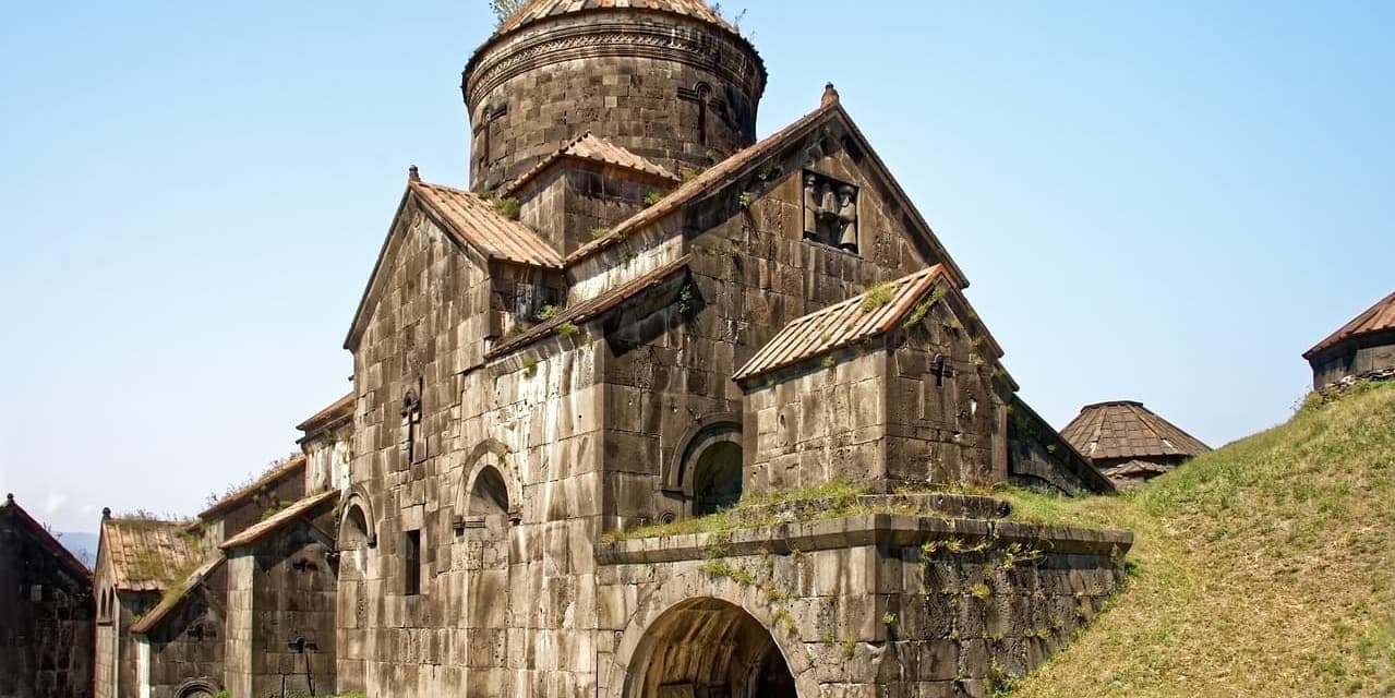 Giorno 5: Haghpat – Akhtala – Dilijan Santa Messa presso il Monastero di Haghpat (C/P/--)