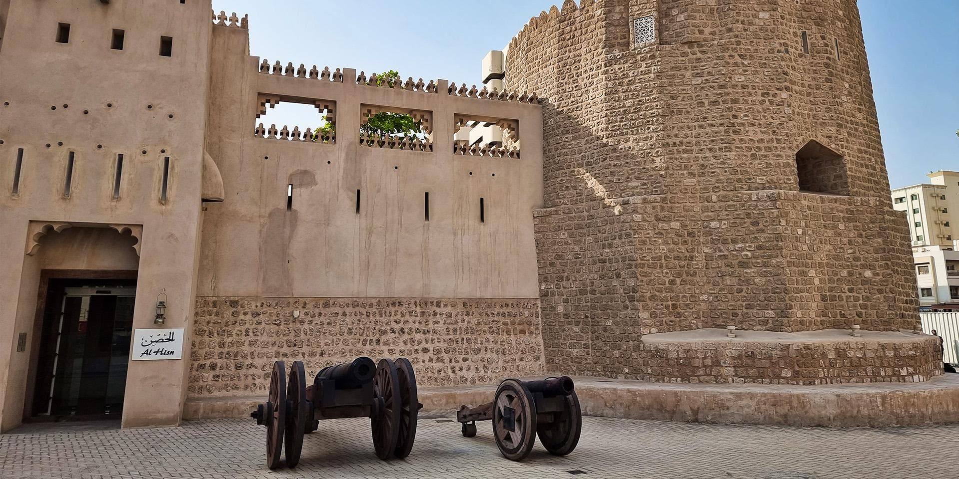 DAY 3: DUBAI – SHARJAH – DUBAI