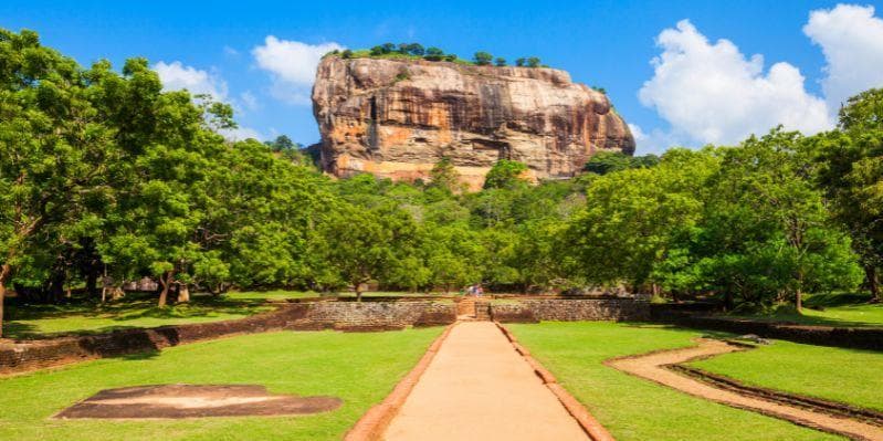 HABARANA / SIGIRIYA / HIRIWADUNNA / HABARANA