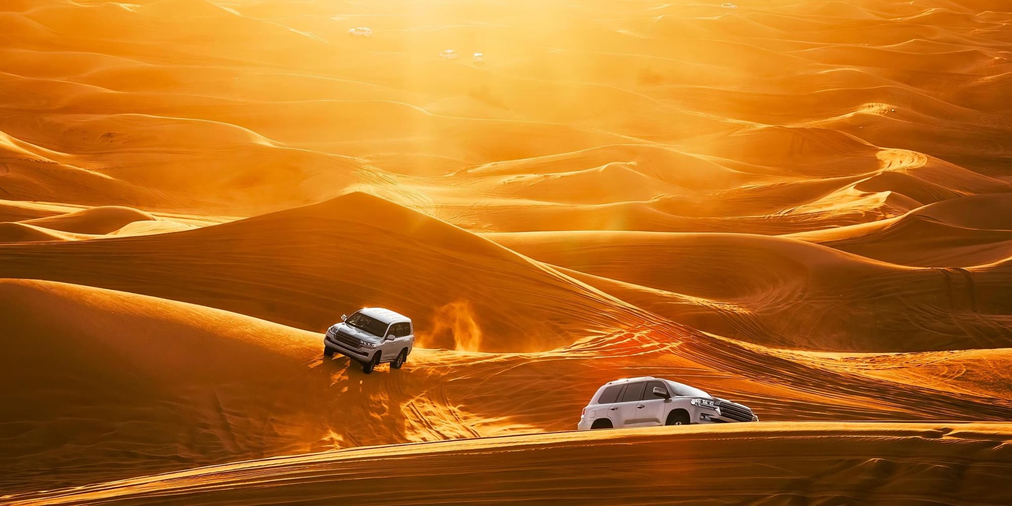 Dia 3 | Dubai, cuando el sol se oculta tras las dunas, el desierto revela su alma beduina