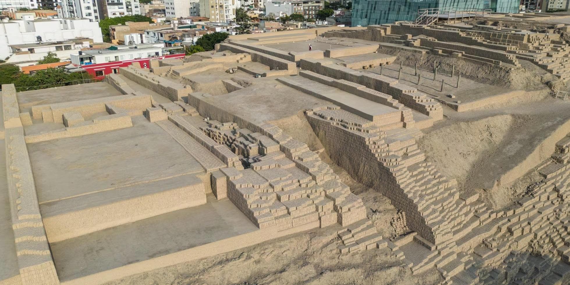 Día 2 | Lima, huacas, mercados y océano