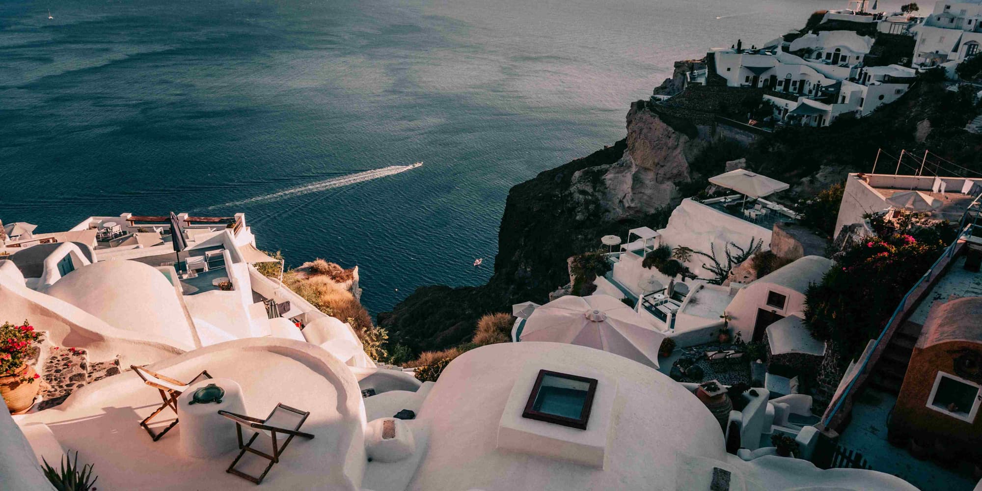 DÍA 4: SANTORINI – ROMANCE Y AVENTURA SUBMARINA