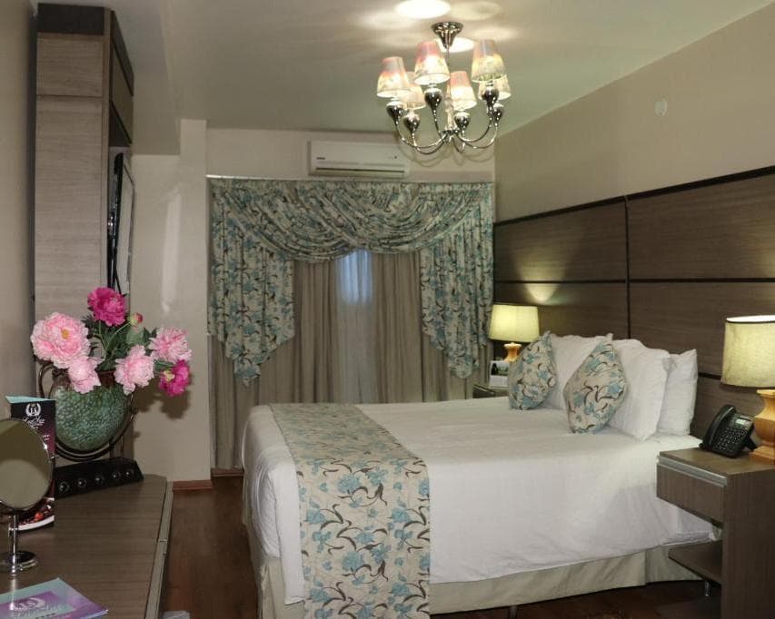 LuxSur Hotel - Ironman, 