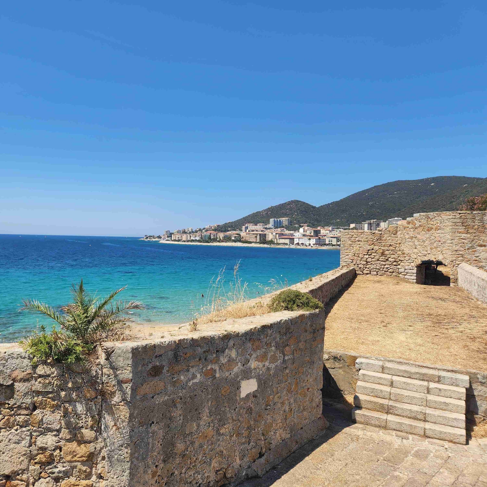 JOUR 7 - PORTO/AJACCIO (90 kilomètres) 