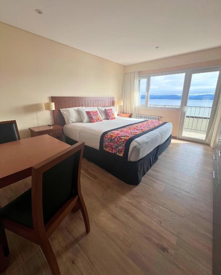 Huinid Pioneros Aparts, 