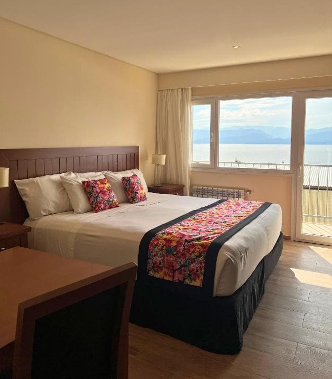 Huinid Pioneros Aparts, 