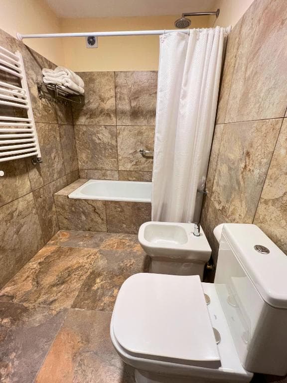 Huinid Pioneros Aparts, 