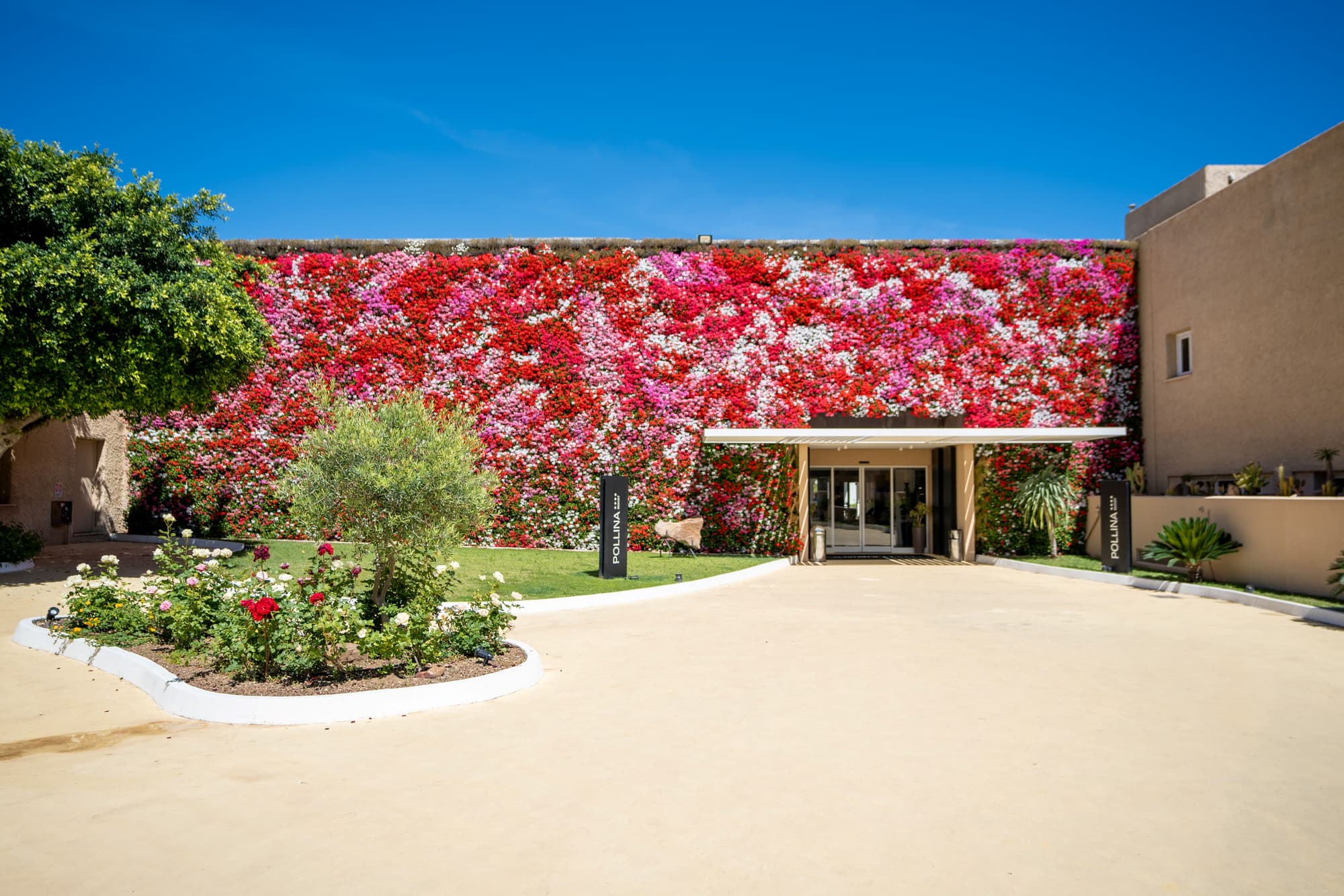 Mangia's Pollina Resort, 