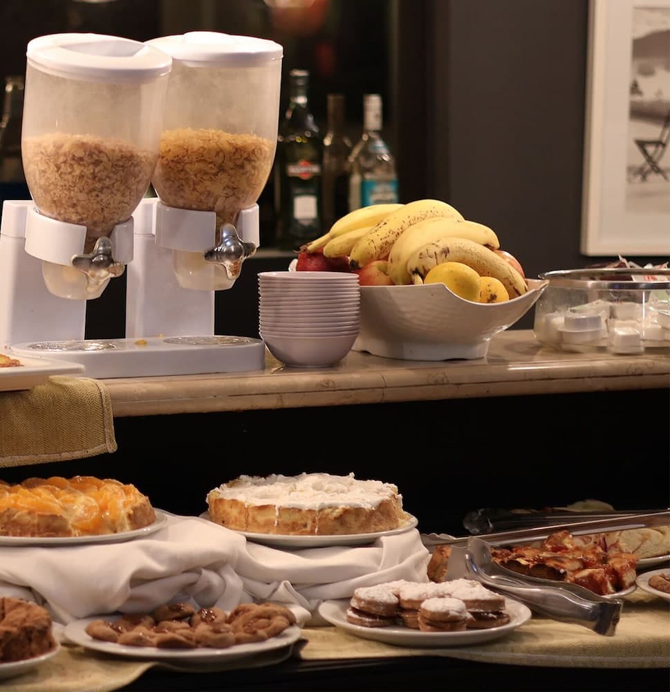 Gran Hotel Buenos Aires, Breakfast meal