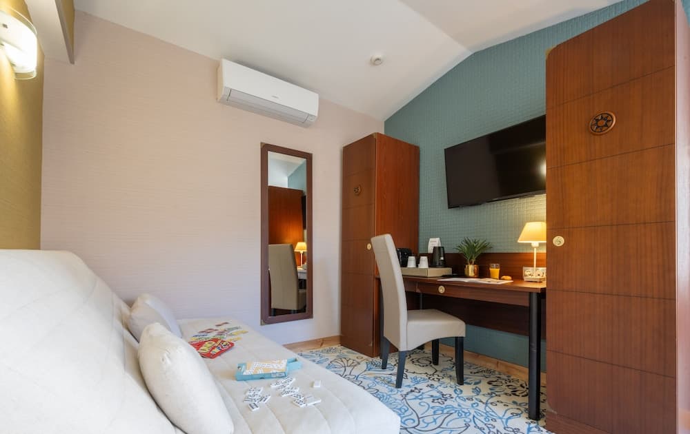 Hôtel Le Yachtman, The Originals Collection, Room