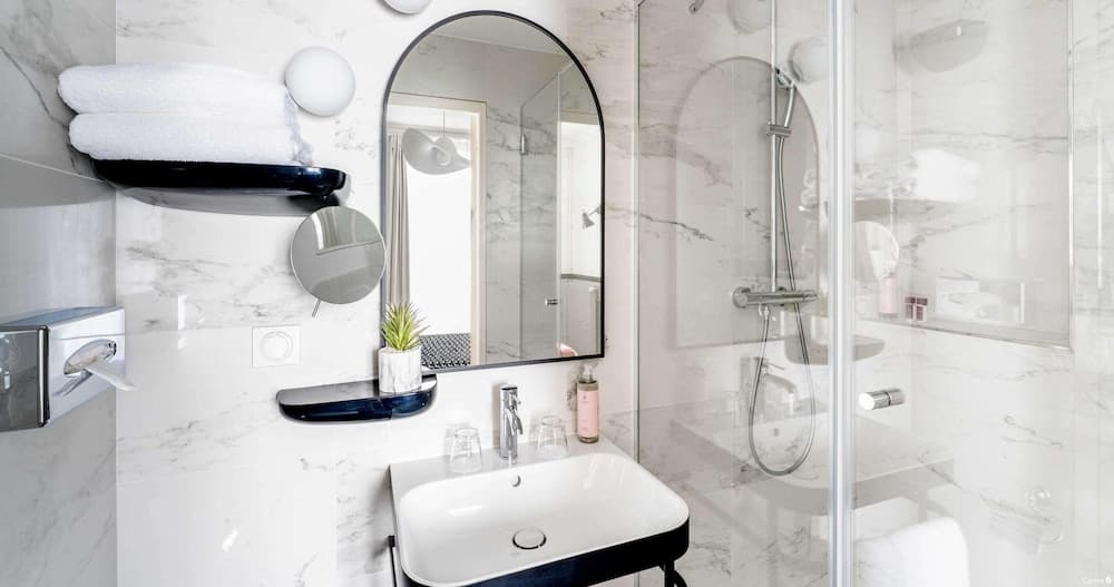 Hôtel Malte - Astotel, Bathroom