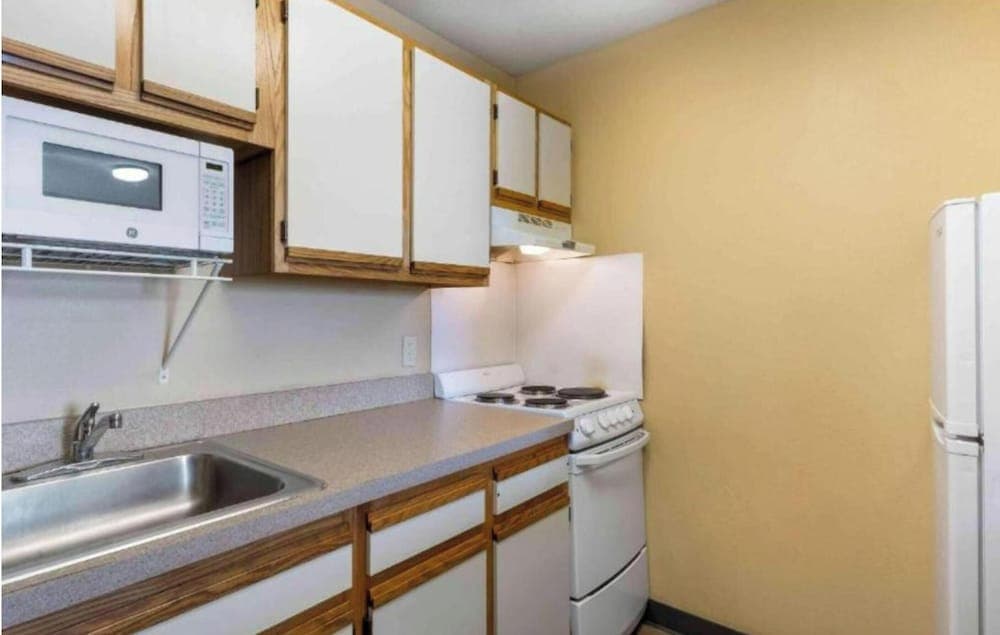 Extended Stay America Suites Huntsville US Space & Rocket Ctr, Private kitchenette
