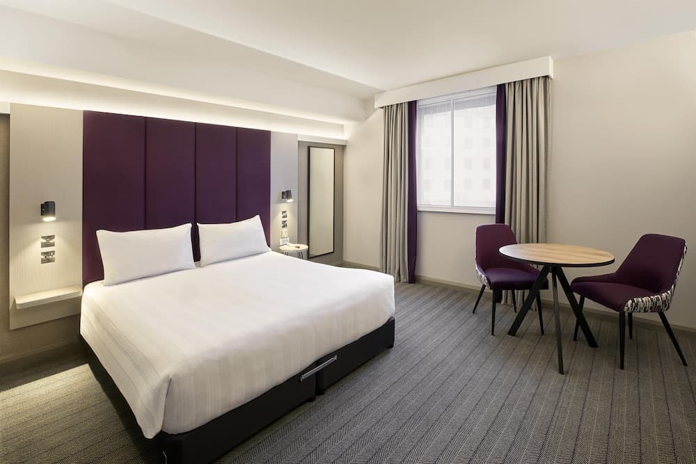 Premier Inn London Heathrow Airport T2 & T3 - Bath Road, Room