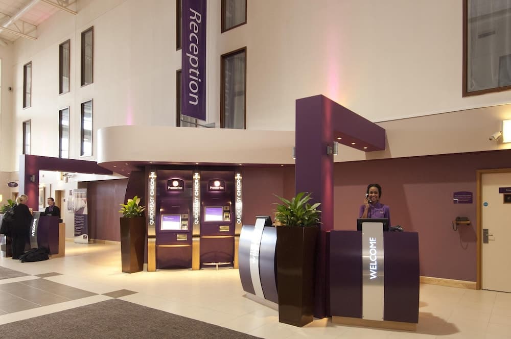 Premier Inn London Heathrow Airport T2 & T3 - Bath Road, Reception