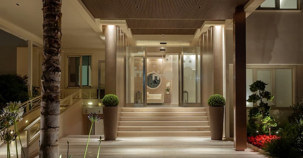 Hotel Olimpico, Food court